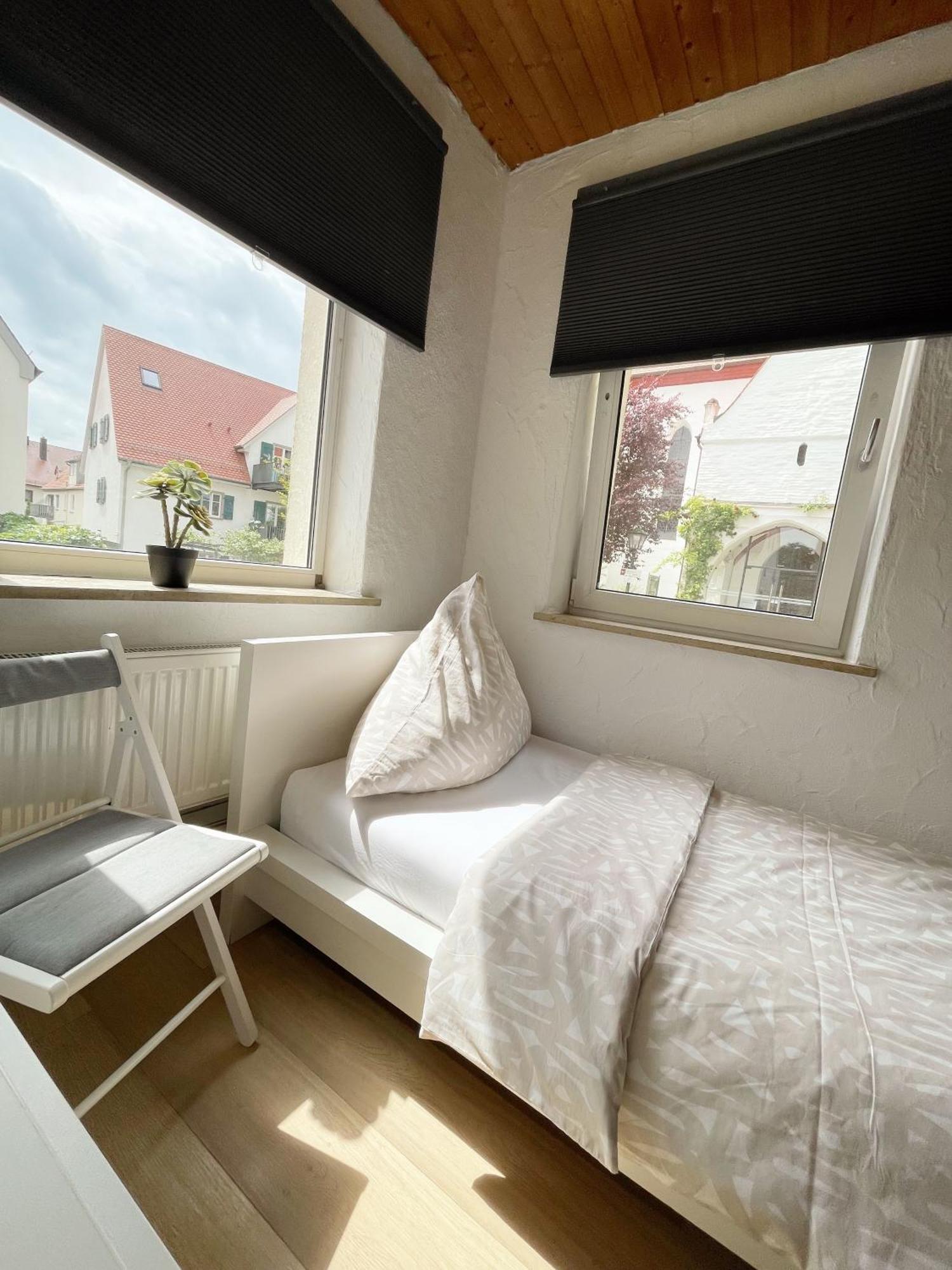 Haus Leipheim Hotel Exterior photo